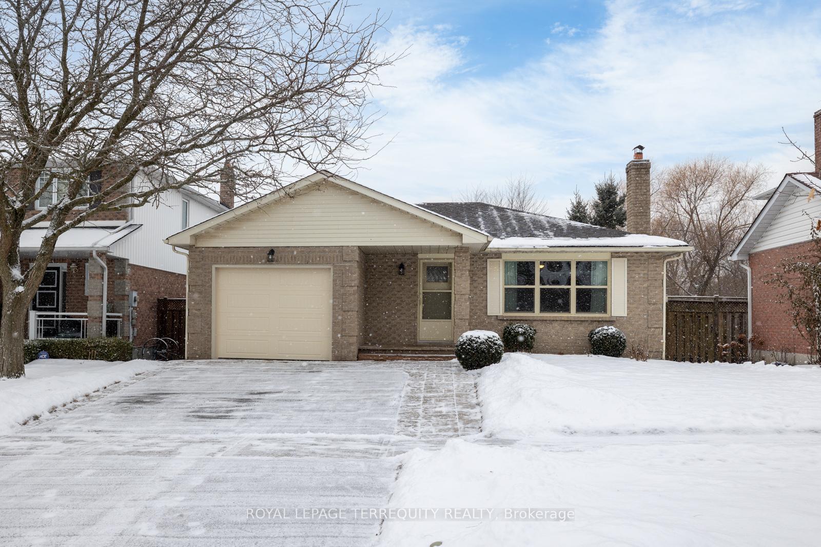 Photo 3 of 193 Overbank Drive, Oshawa, McLaughlin — HOMEH