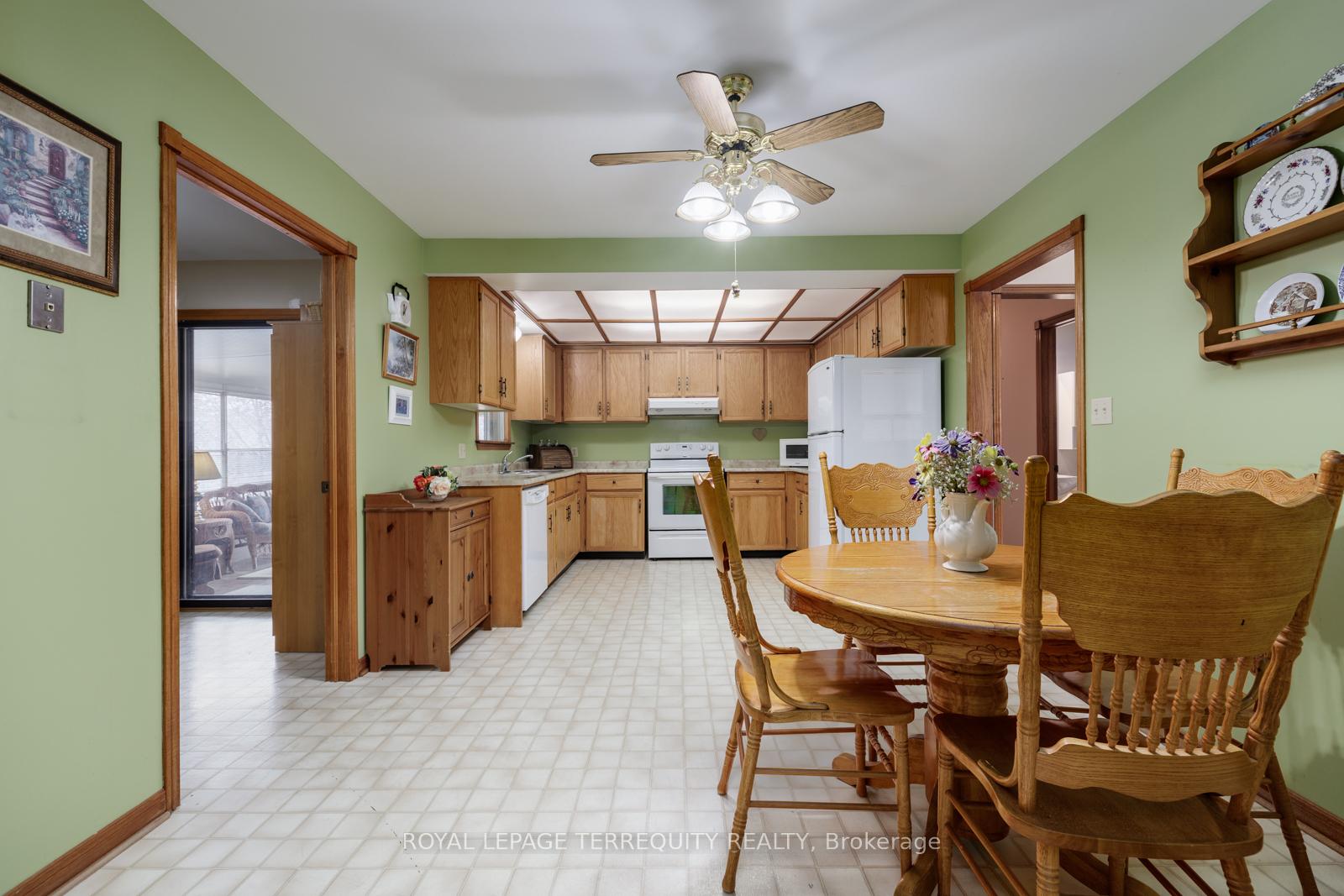 Photo 6 of 193 Overbank Drive, Oshawa, McLaughlin — HOMEH