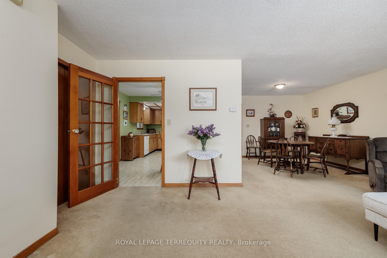 Photo 10 of 193 Overbank Drive, Oshawa, McLaughlin — HOMEH