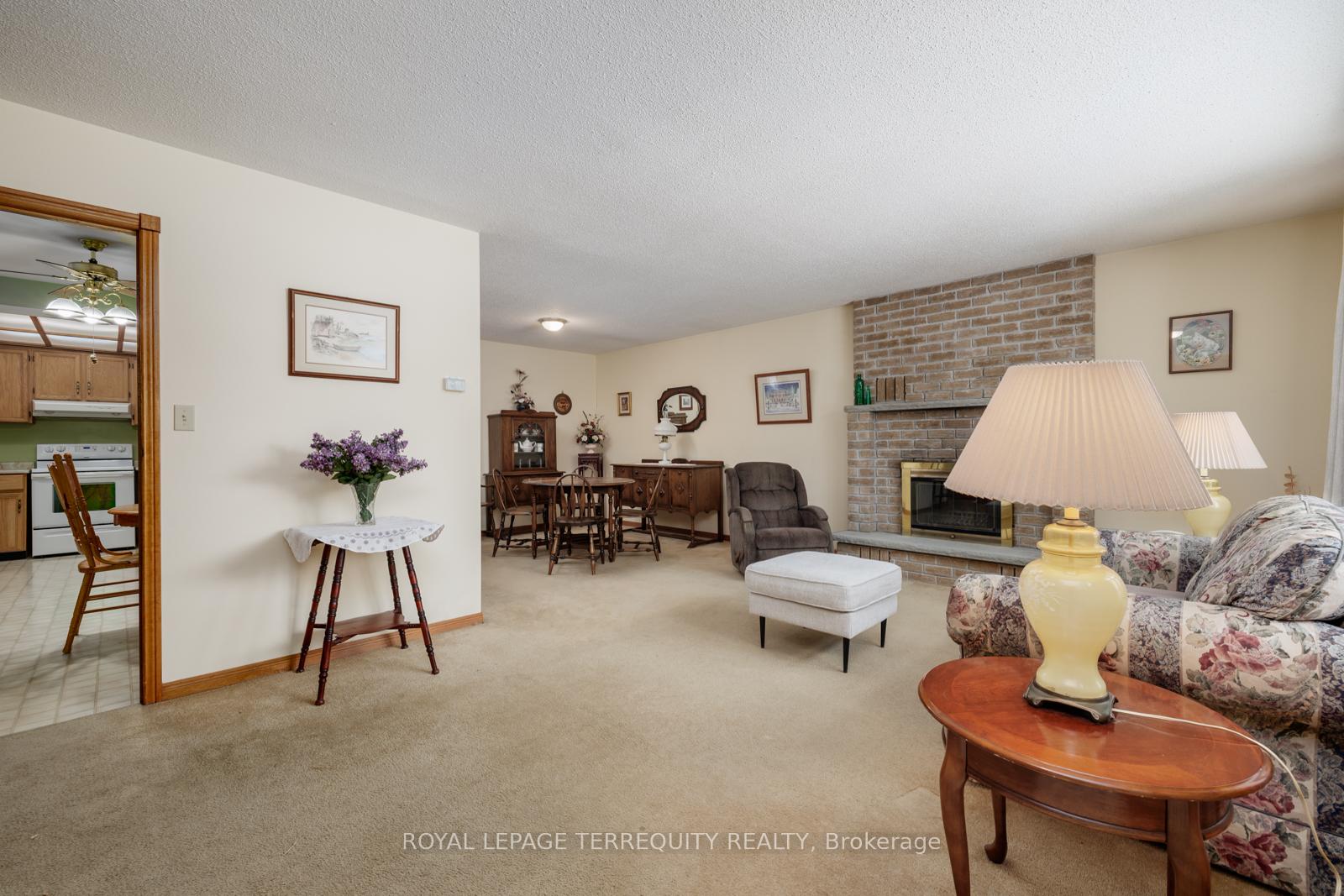 Photo 12 of 193 Overbank Drive, Oshawa, McLaughlin — HOMEH