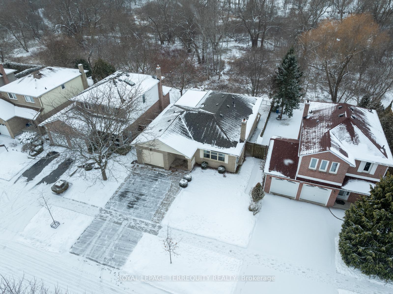 Photo 33 of 193 Overbank Drive, Oshawa, McLaughlin — HOMEH