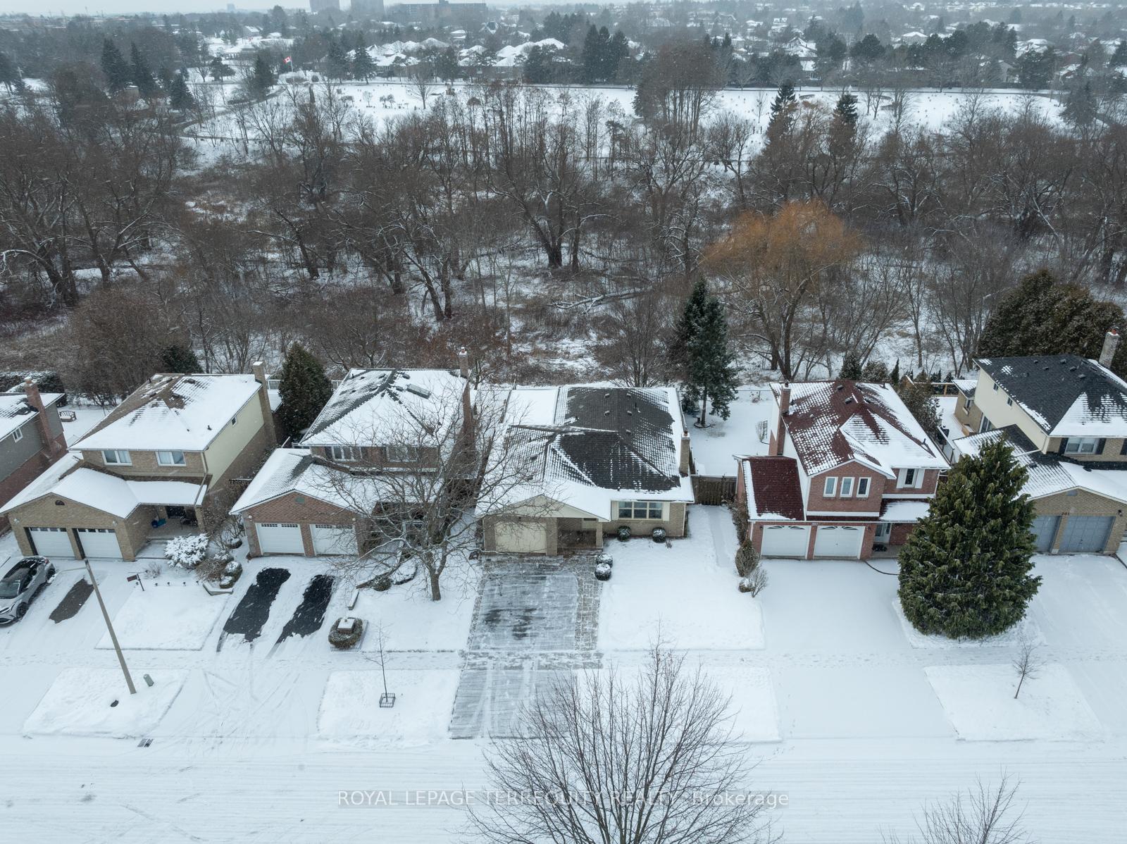 Photo 34 of 193 Overbank Drive, Oshawa, McLaughlin — HOMEH
