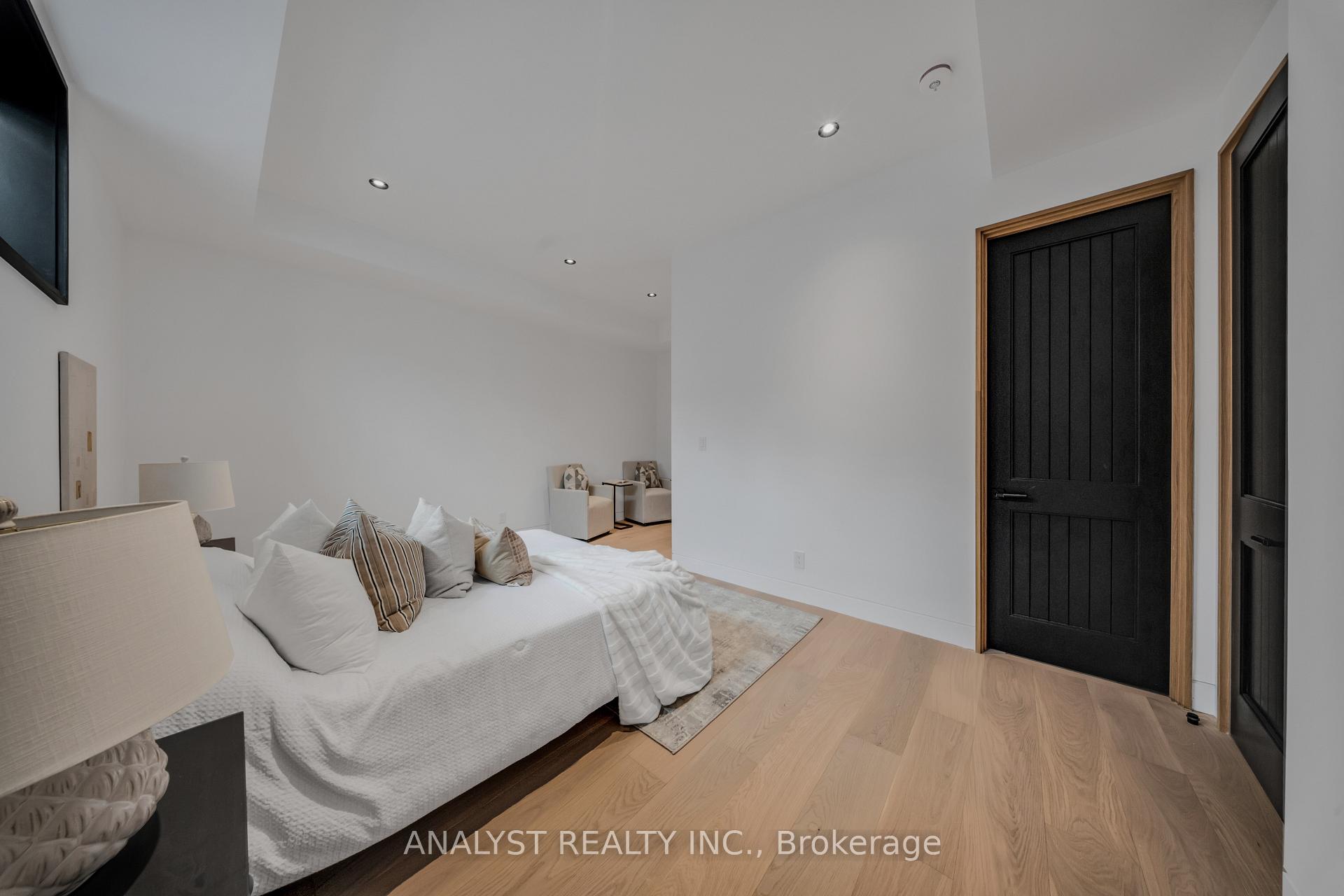 Photo 11 of 178 Rushworth Crescent, Vaughan, Kleinburg — HOMEH