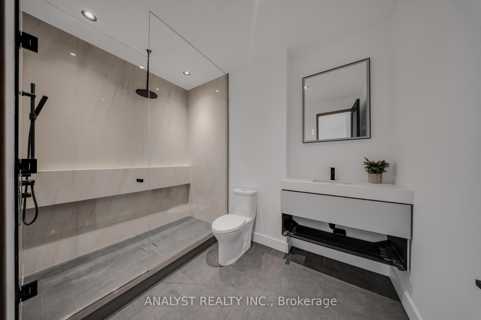 Photo 13 of 178 Rushworth Crescent, Vaughan, Kleinburg — HOMEH