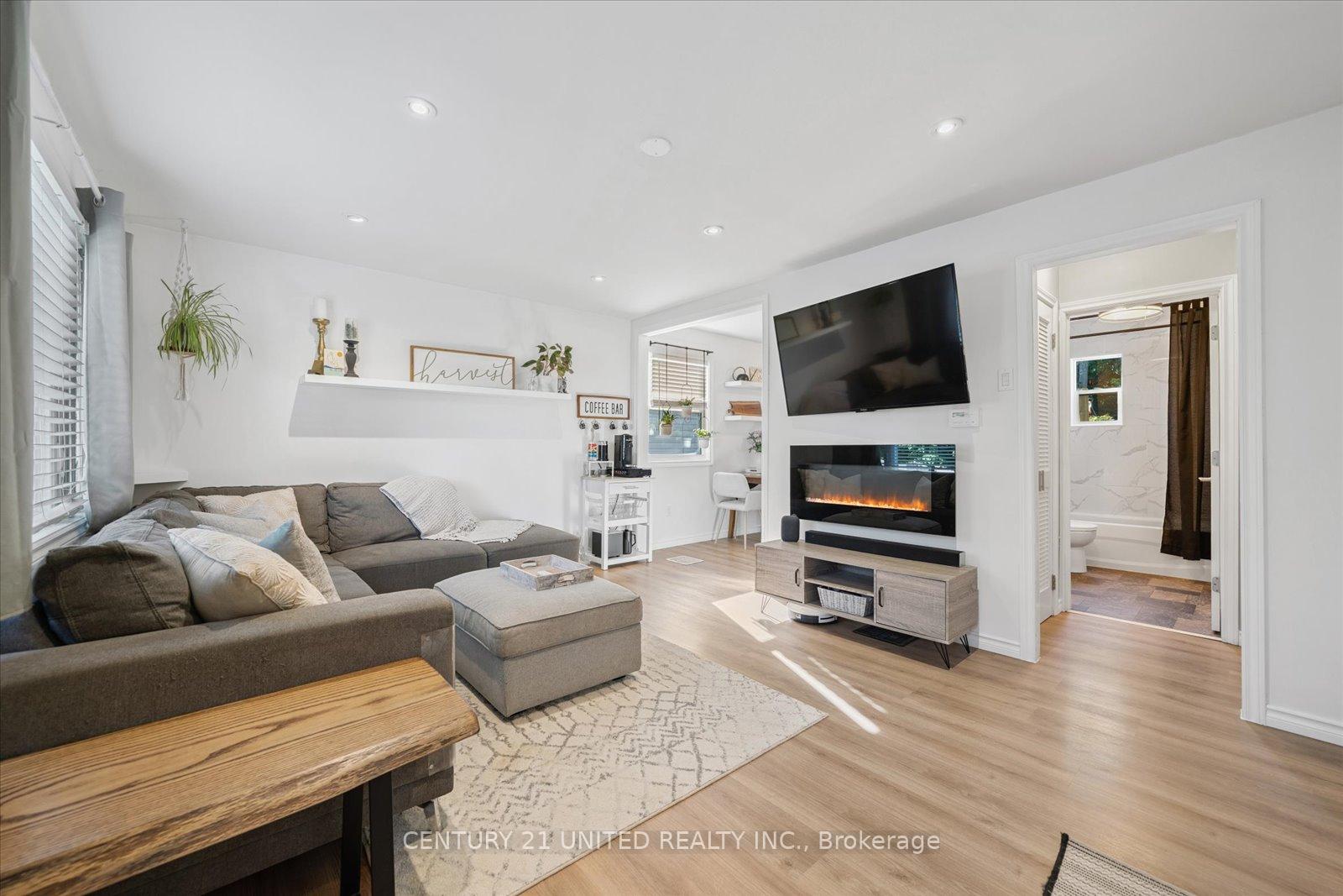 Photo 6 of 748 Brown Street, Peterborough, Otonabee Ward 1 — HOMEH