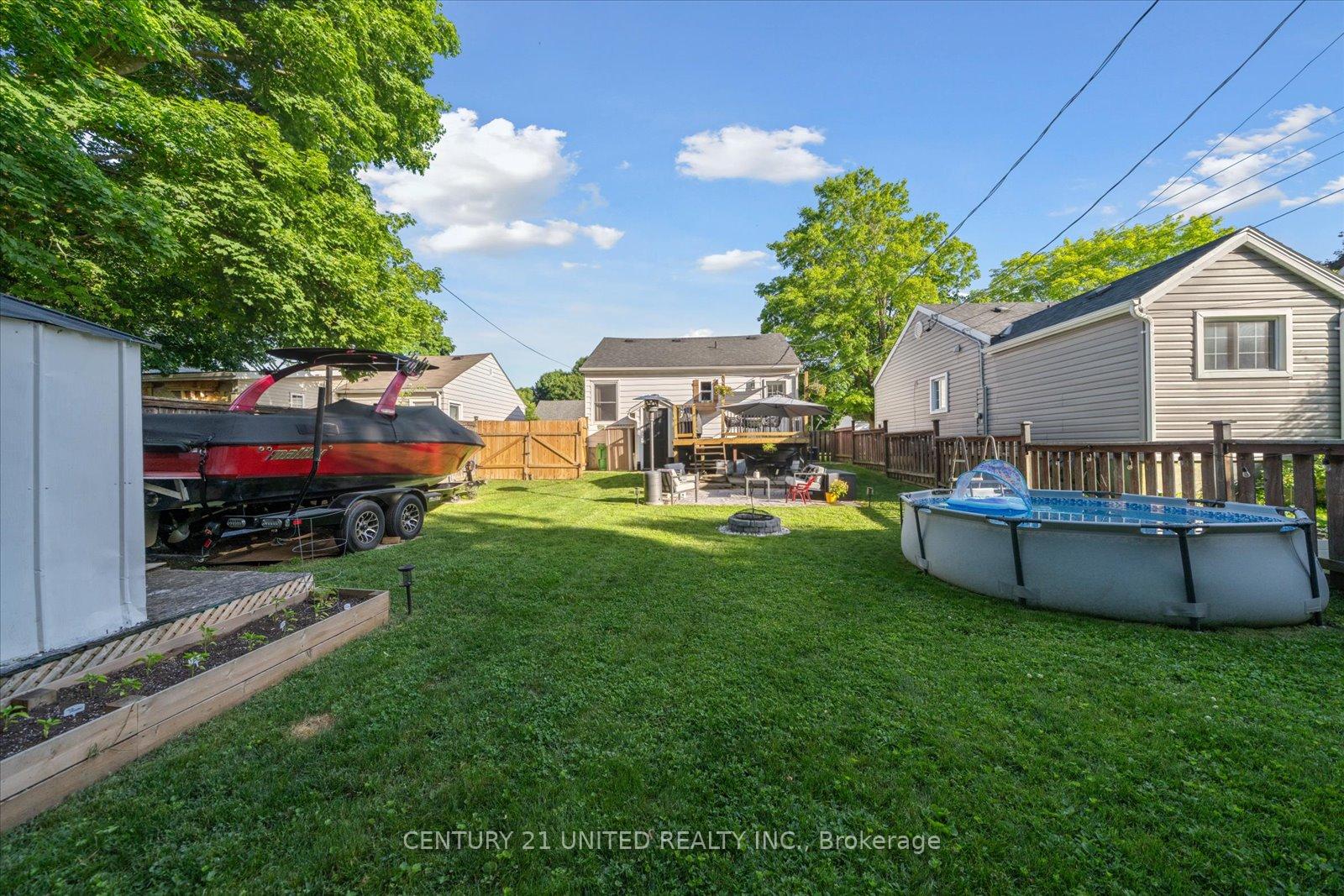 Photo 43 of 748 Brown Street, Peterborough, Otonabee Ward 1 — HOMEH