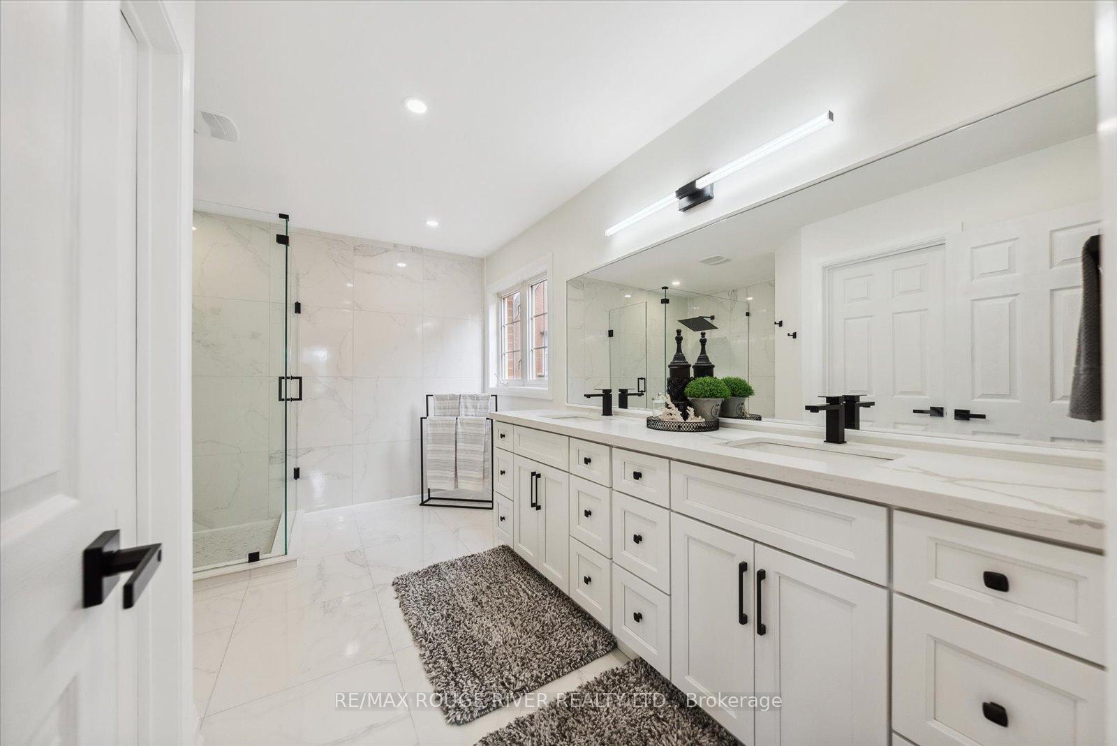 Photo 2 of 11 Mcbeth Place, Whitby, Brooklin — HOMEH
