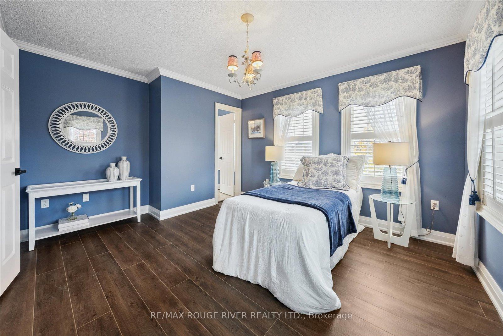Photo 3 of 11 Mcbeth Place, Whitby, Brooklin — HOMEH