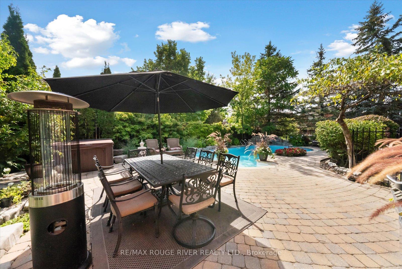 Photo 6 of 11 Mcbeth Place, Whitby, Brooklin — HOMEH