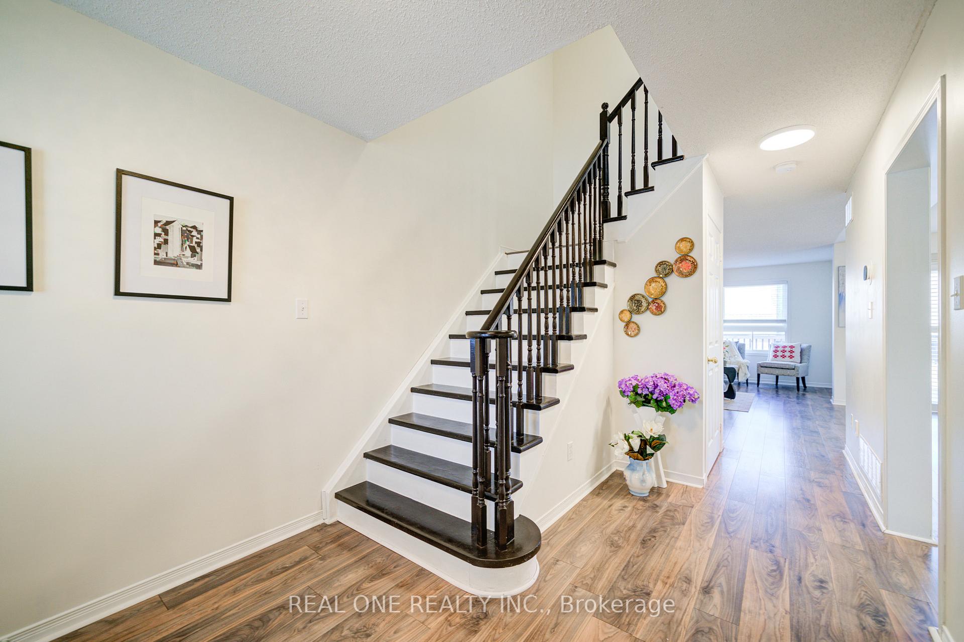 Photo 5 of 1714 Radcliffe Drive, Oshawa, Samac — HOMEH