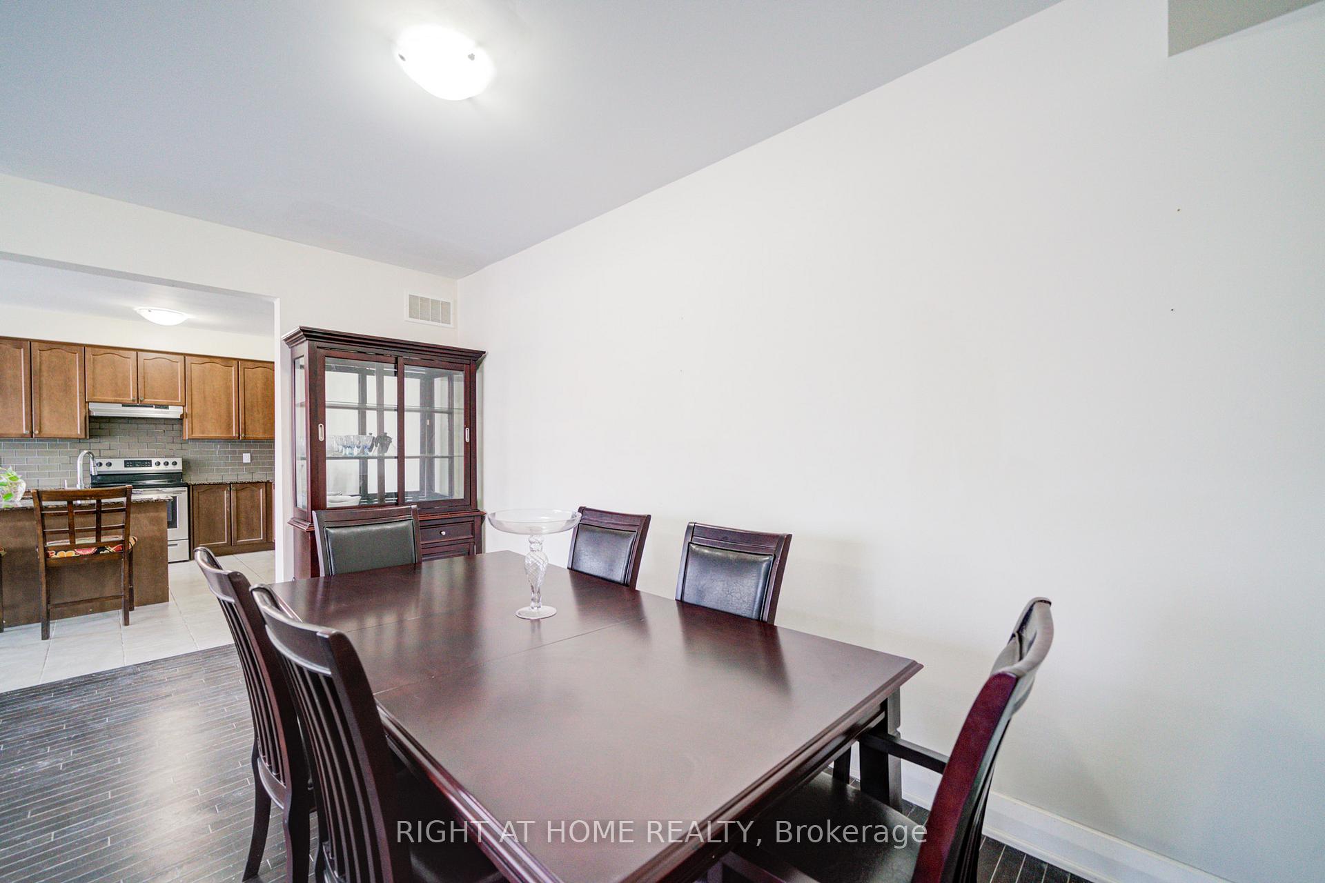 Photo 11 of 4 Hassard-Short Lane, Ajax, South East — HOMEH