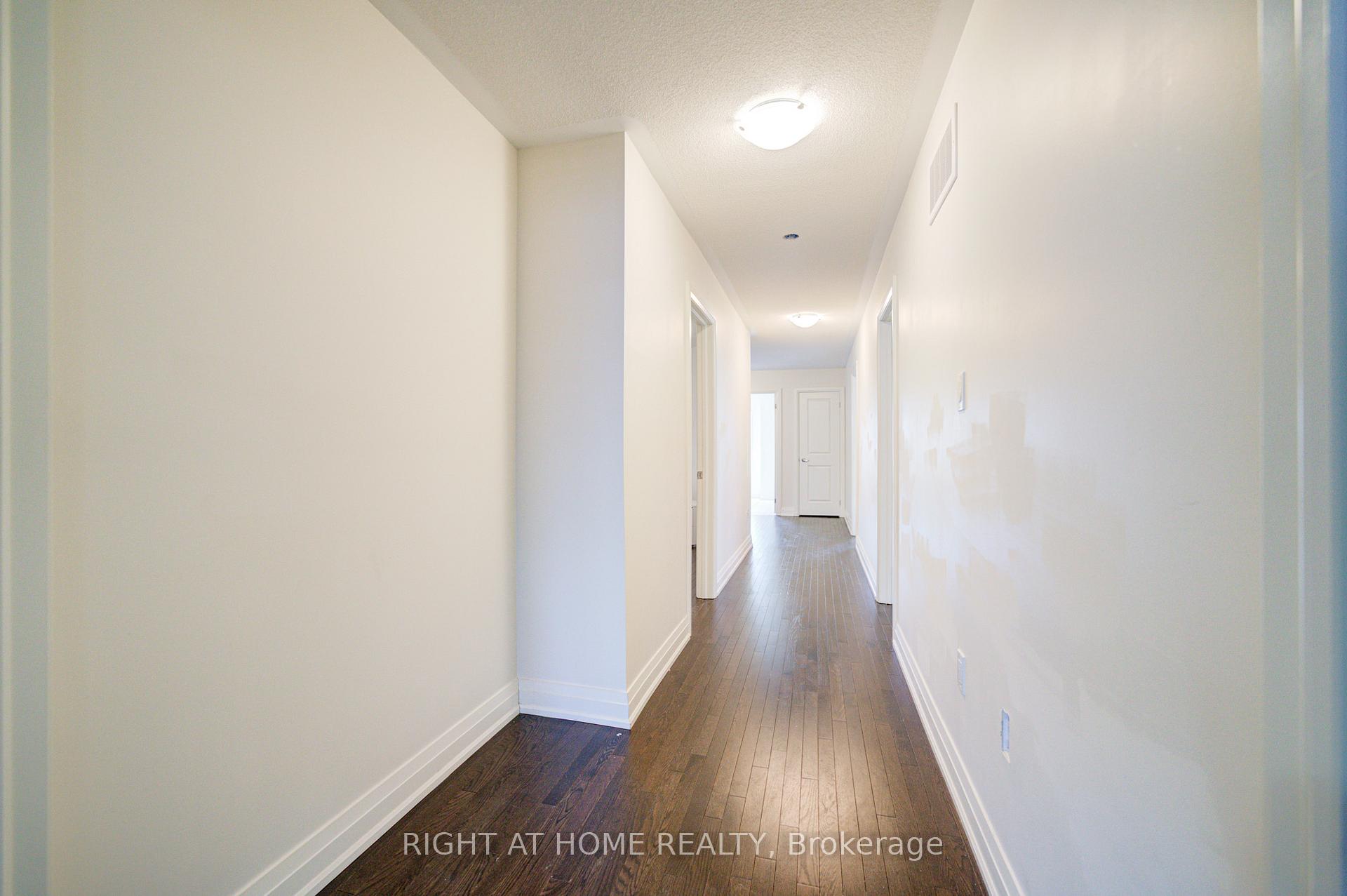 Photo 13 of 4 Hassard-Short Lane, Ajax, South East — HOMEH