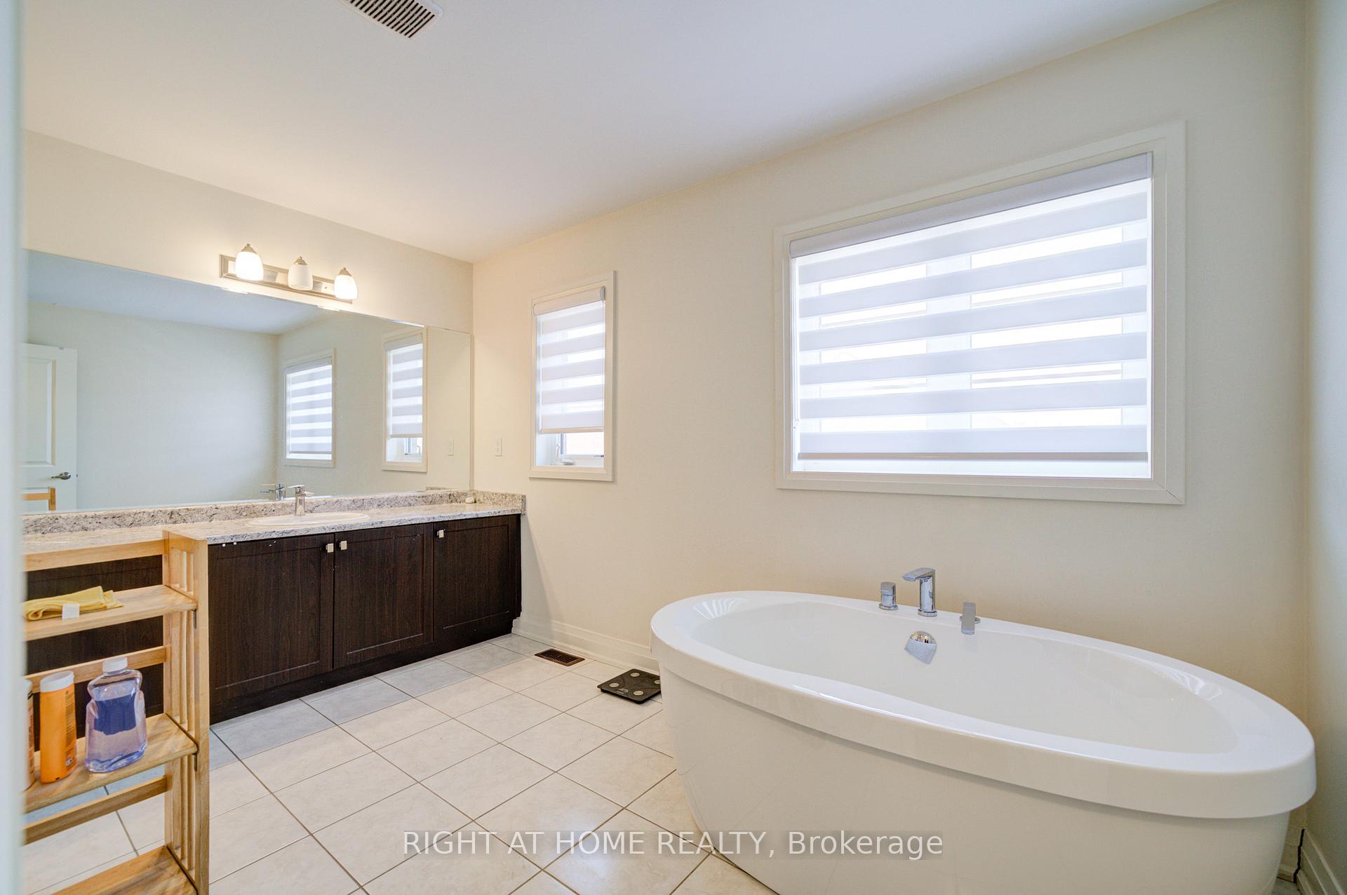 Photo 17 of 4 Hassard-Short Lane, Ajax, South East — HOMEH
