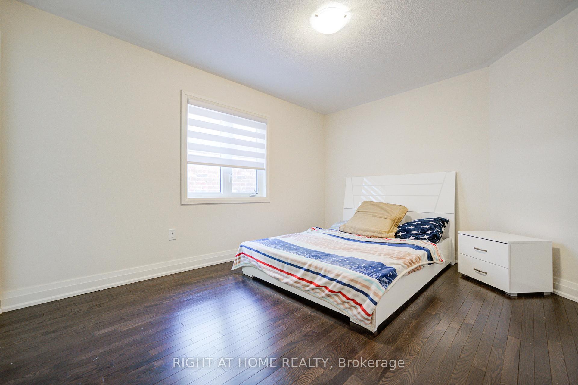 Photo 20 of 4 Hassard-Short Lane, Ajax, South East — HOMEH
