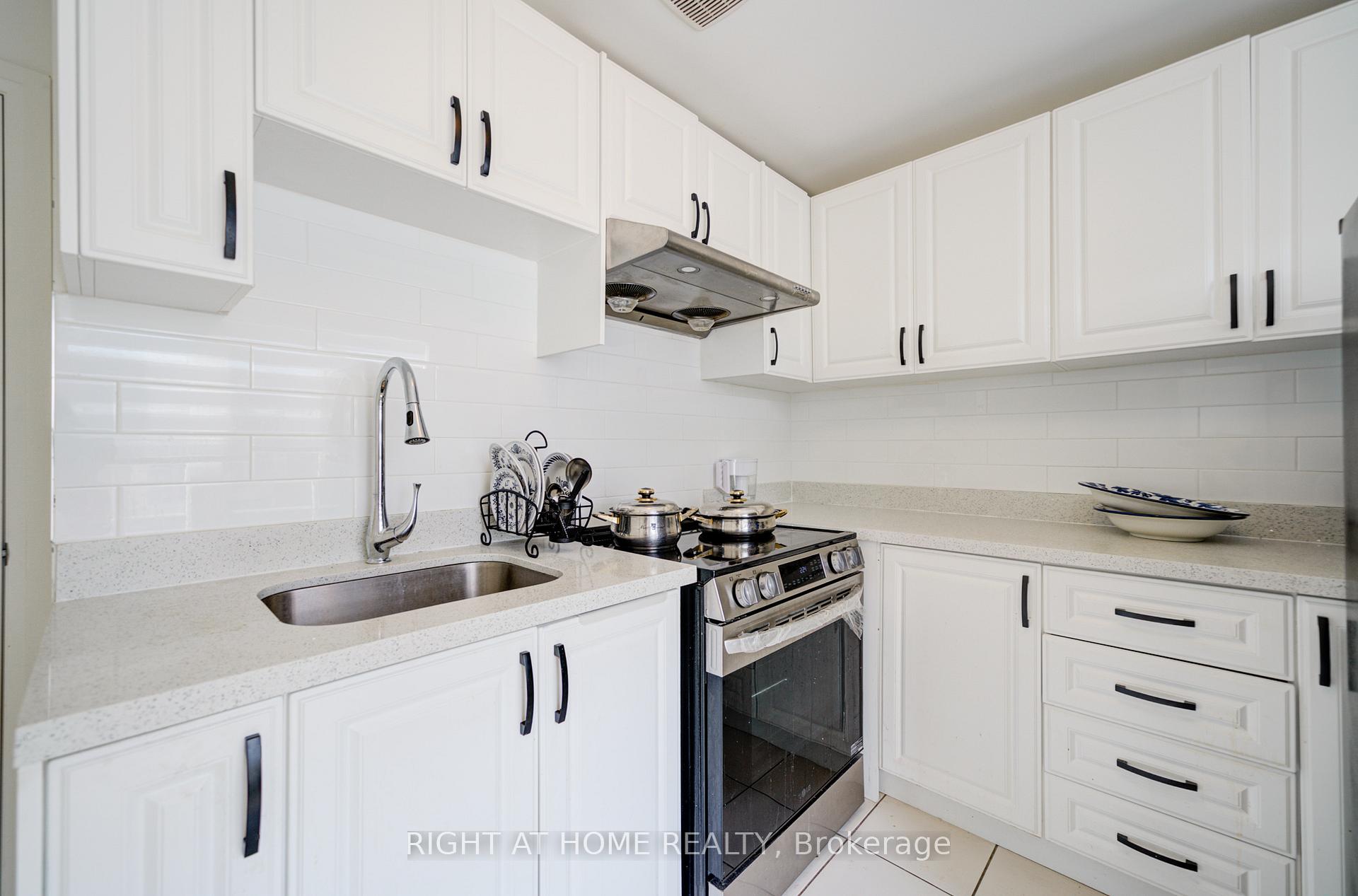 Photo 32 of 4 Hassard-Short Lane, Ajax, South East — HOMEH
