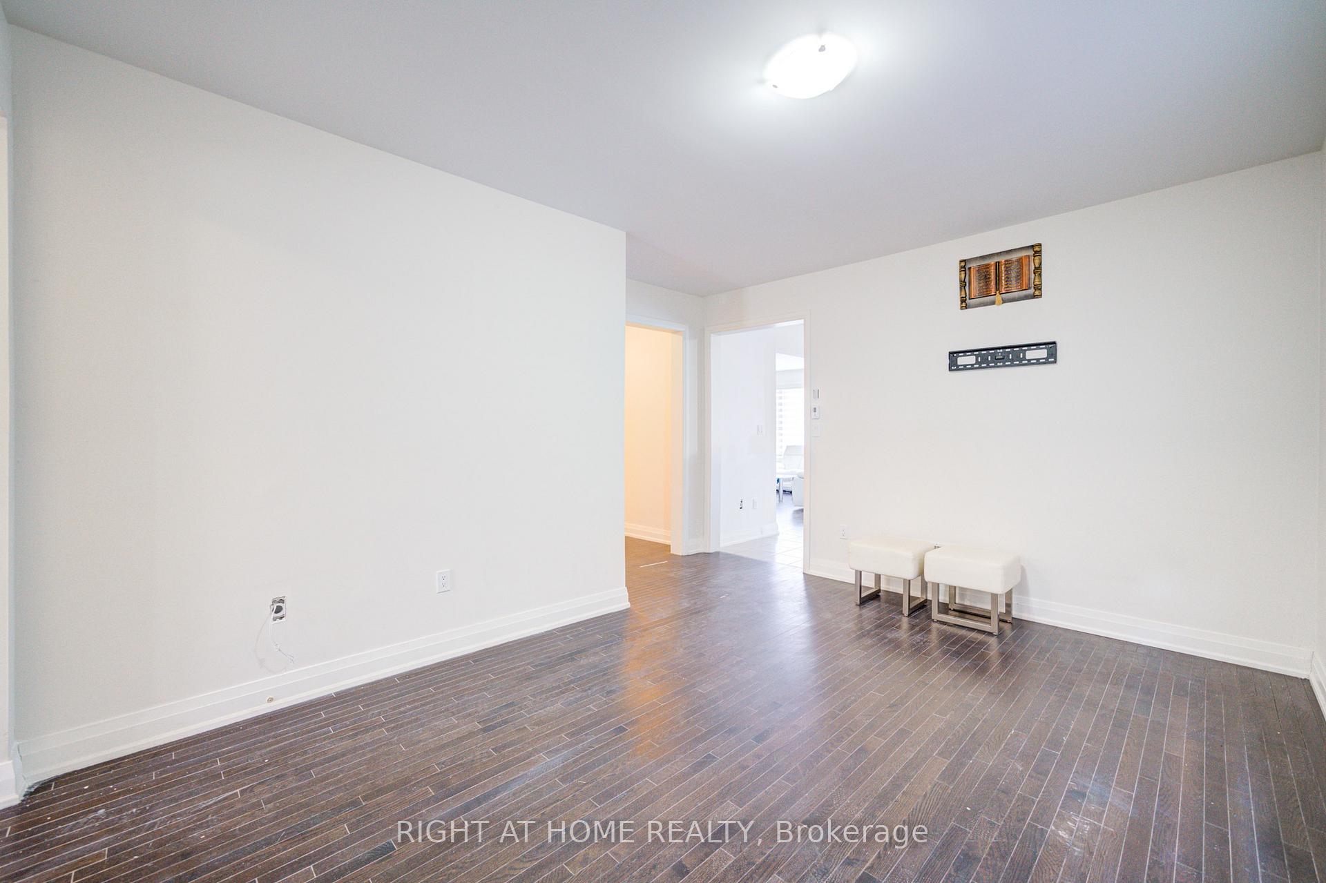 Photo 44 of 4 Hassard-Short Lane, Ajax, South East — HOMEH