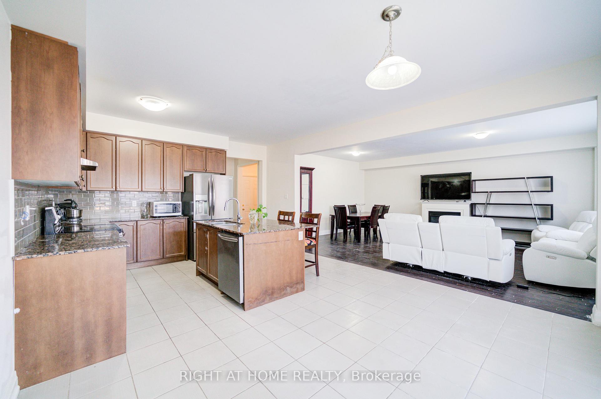 Photo 43 of 4 Hassard-Short Lane, Ajax, South East — HOMEH