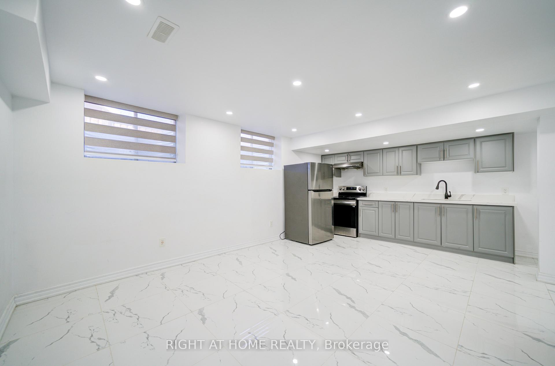 Photo 41 of 4 Hassard-Short Lane, Ajax, South East — HOMEH