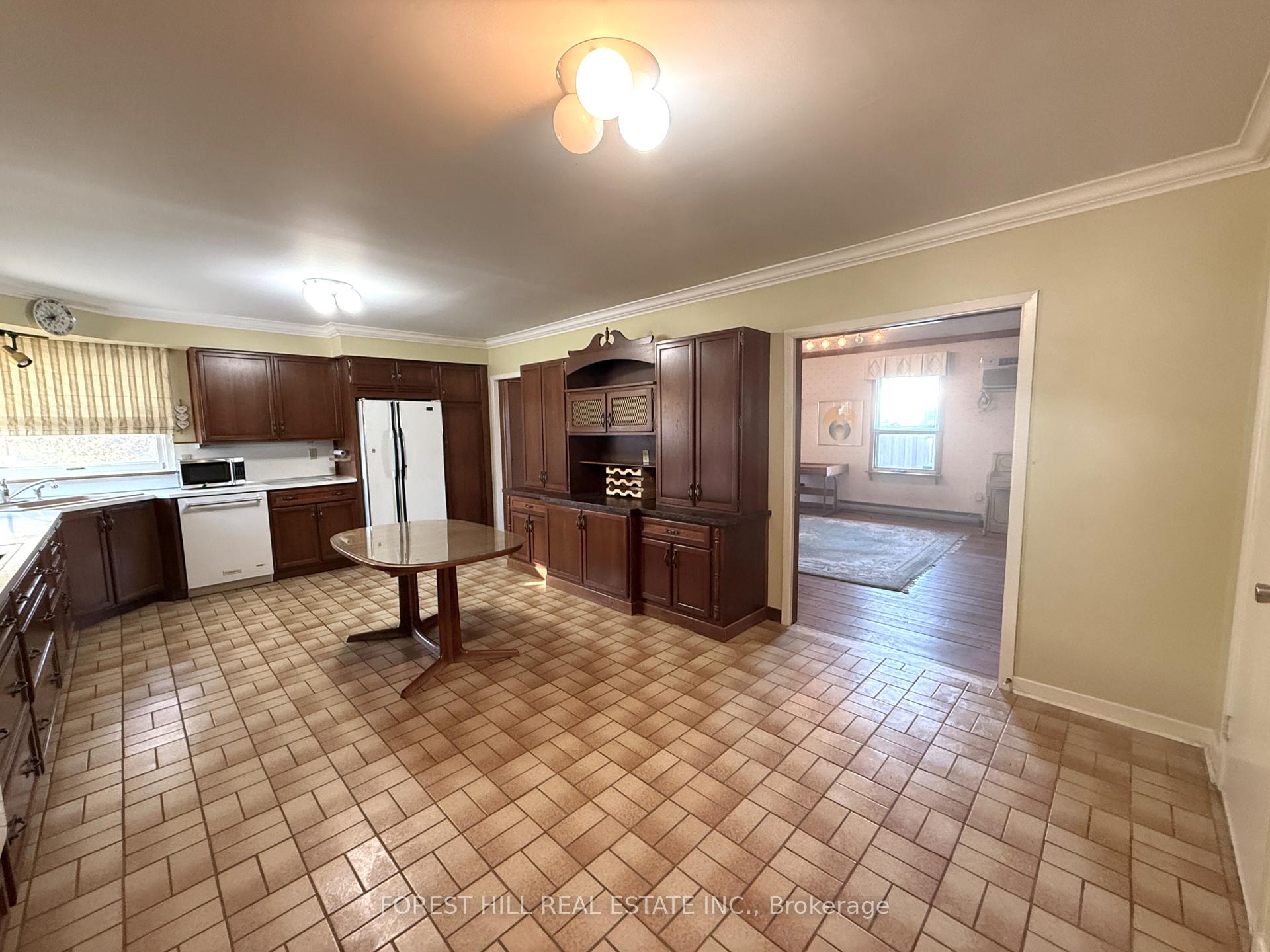 Photo 7 of 300 Glenview Avenue, Oshawa, Northglen — HOMEH