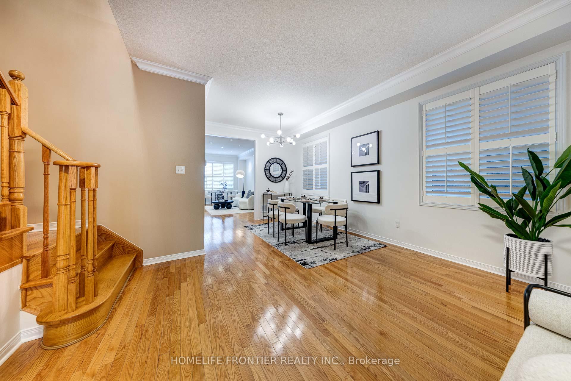Photo 5 of 17 White Beach Crescent, Vaughan, Patterson — HOMEH