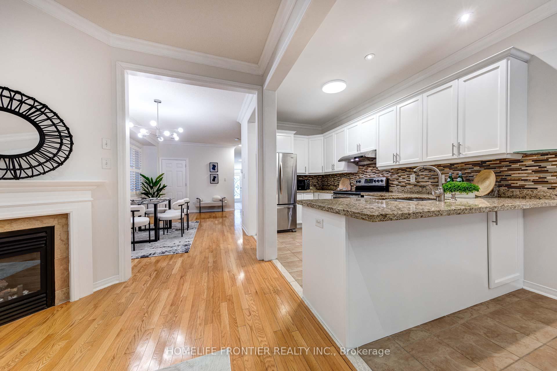 Photo 7 of 17 White Beach Crescent, Vaughan, Patterson — HOMEH