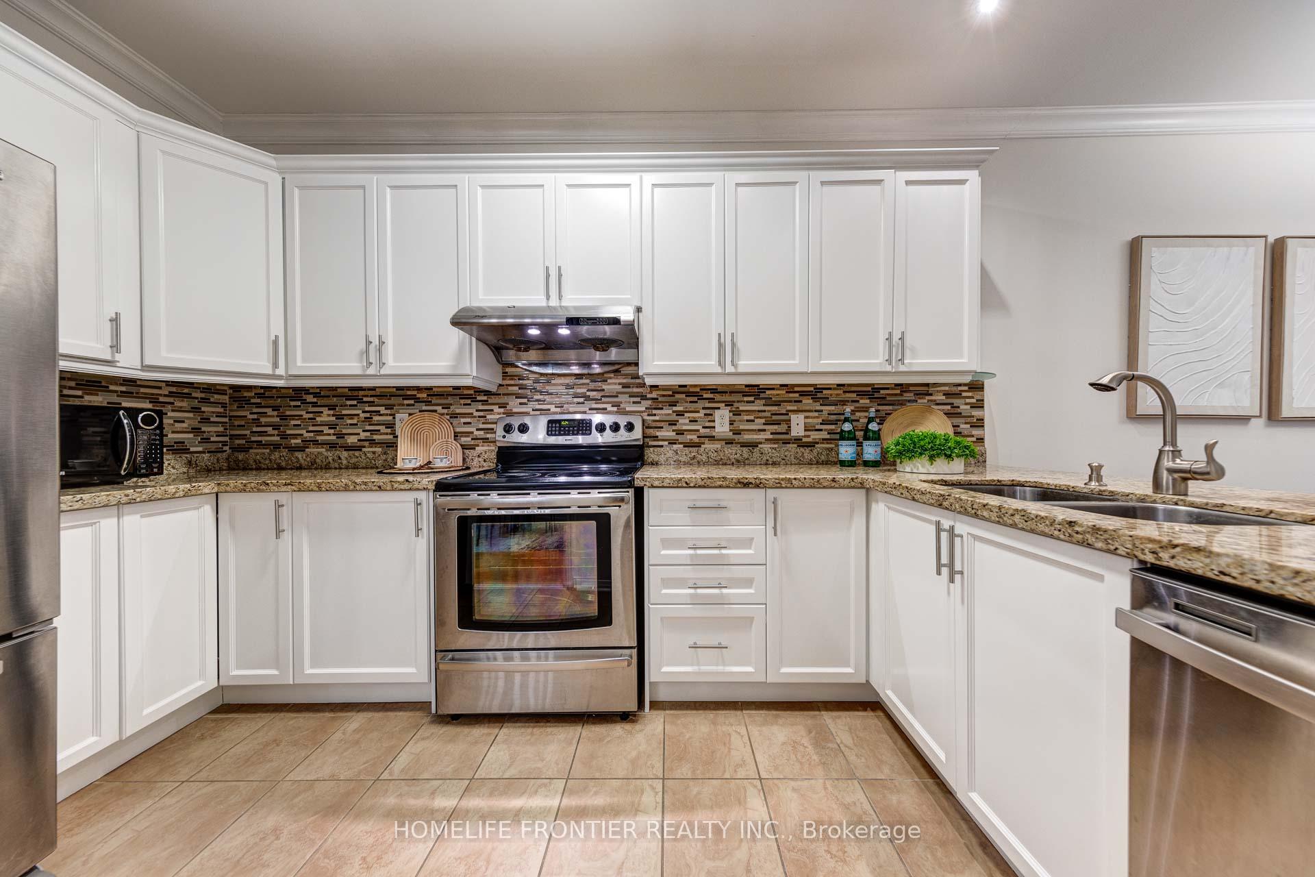 Photo 9 of 17 White Beach Crescent, Vaughan, Patterson — HOMEH