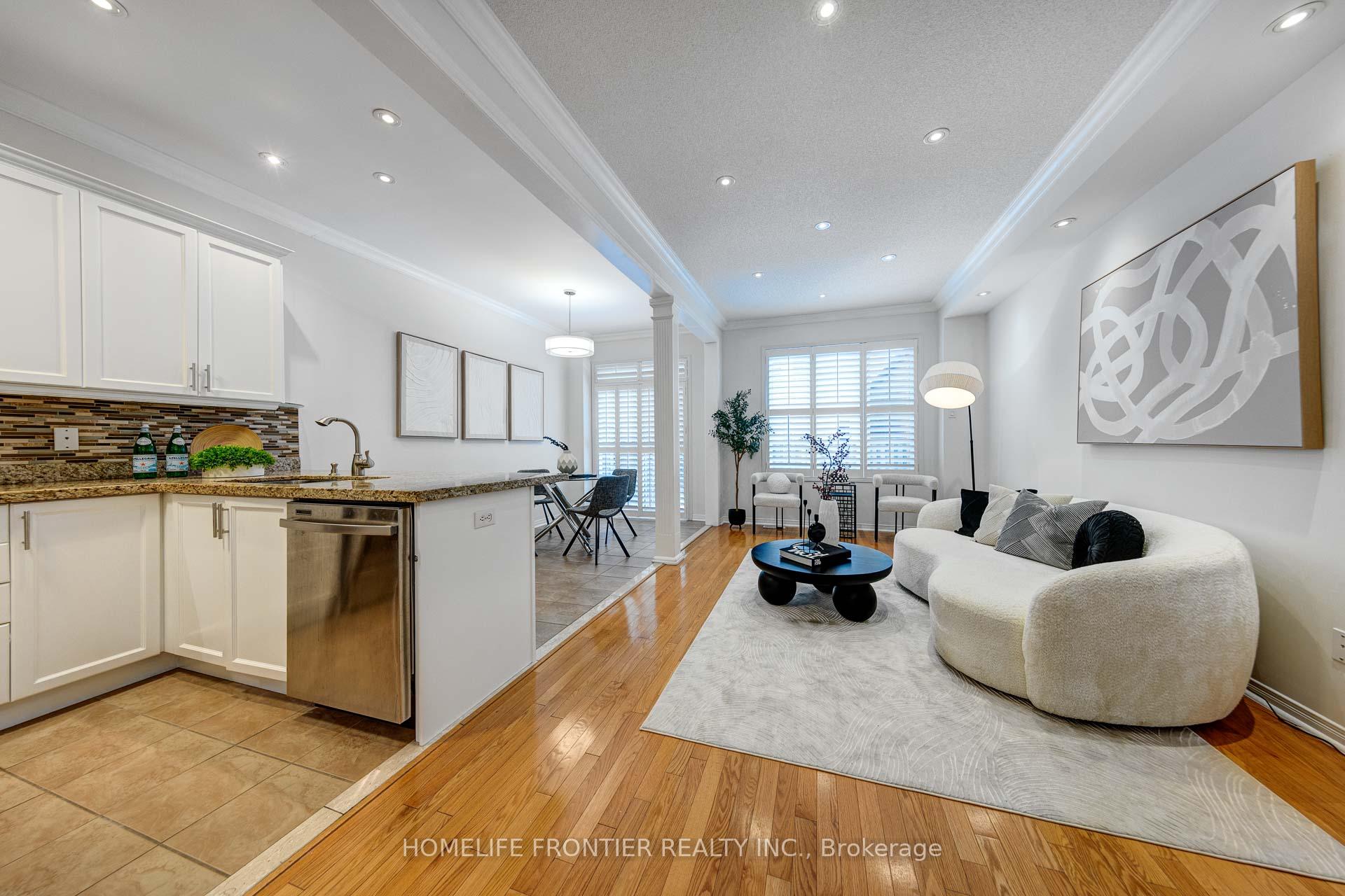 Photo 10 of 17 White Beach Crescent, Vaughan, Patterson — HOMEH
