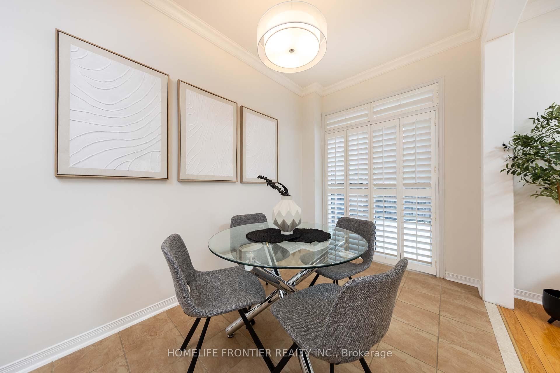 Photo 13 of 17 White Beach Crescent, Vaughan, Patterson — HOMEH