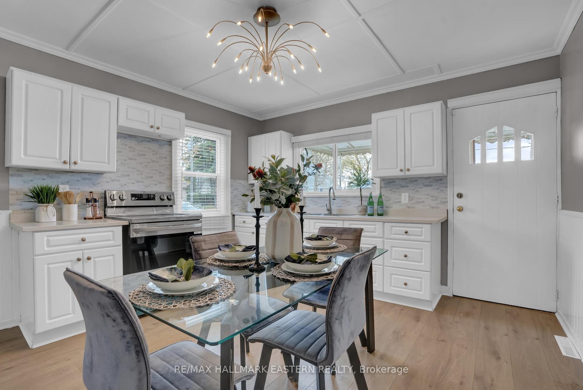 Photo 2 of 114 Thomas Street, Oshawa, Lakeview — HOMEH
