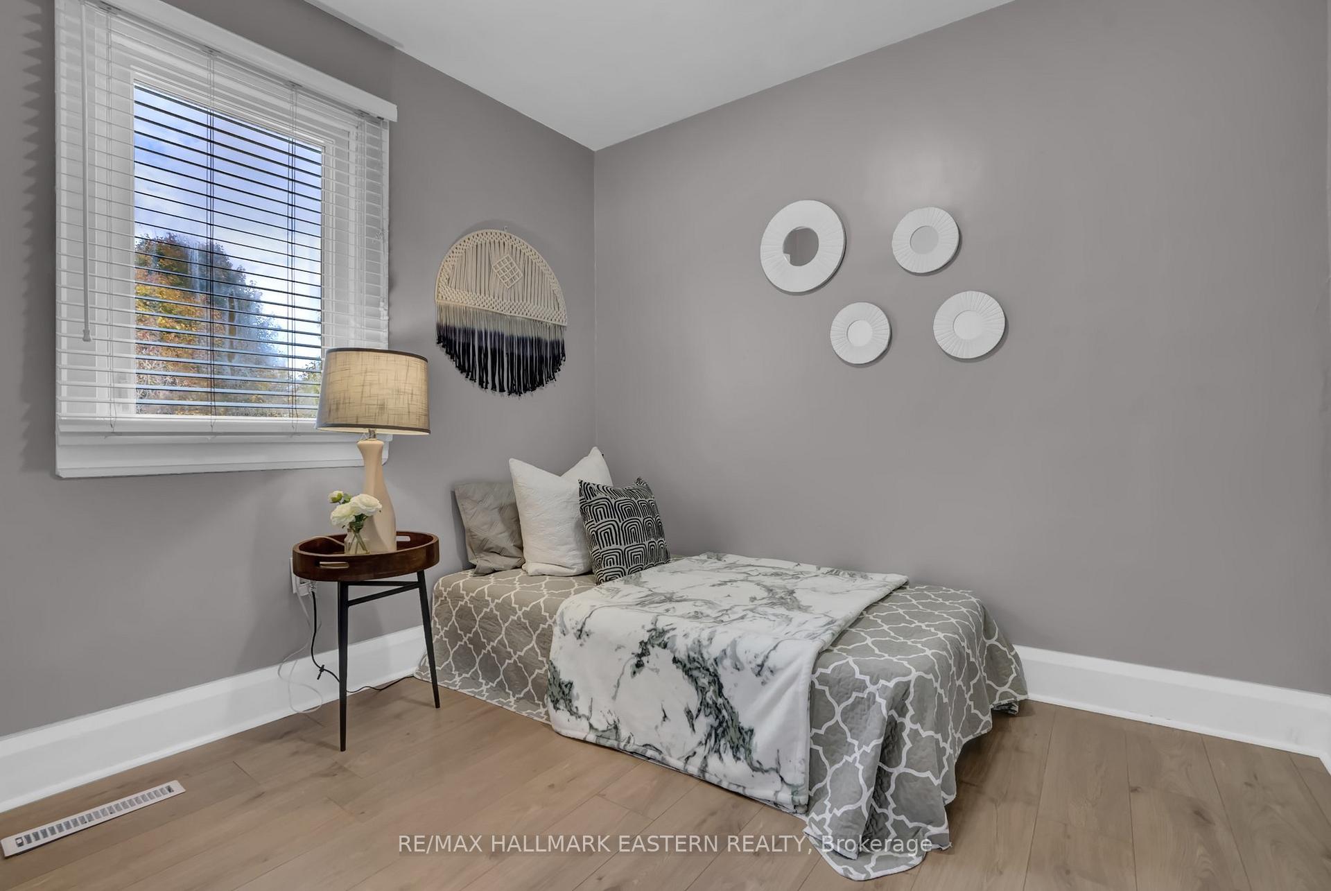Photo 15 of 114 Thomas Street, Oshawa, Lakeview — HOMEH