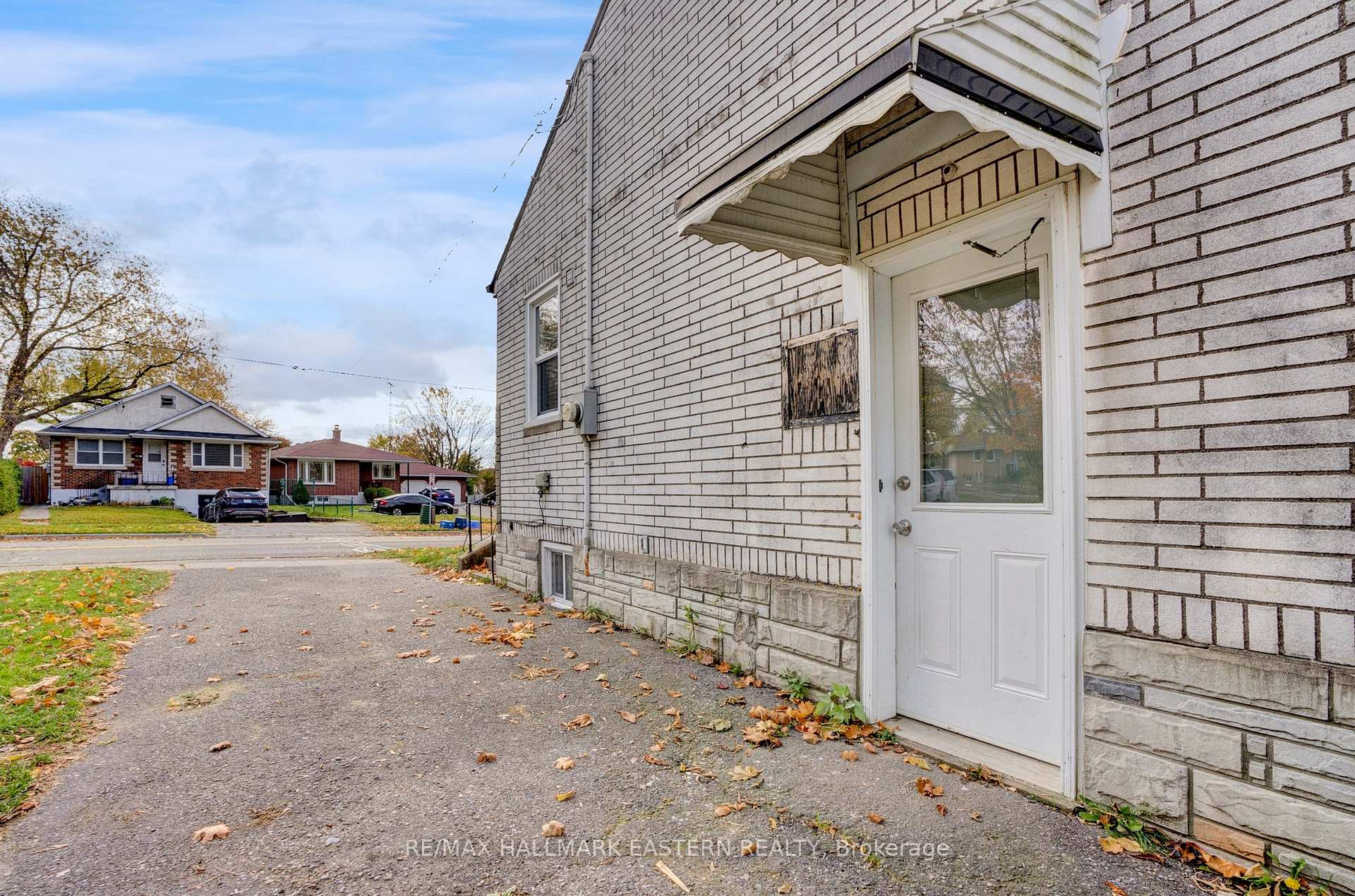 Photo 21 of 114 Thomas Street, Oshawa, Lakeview — HOMEH