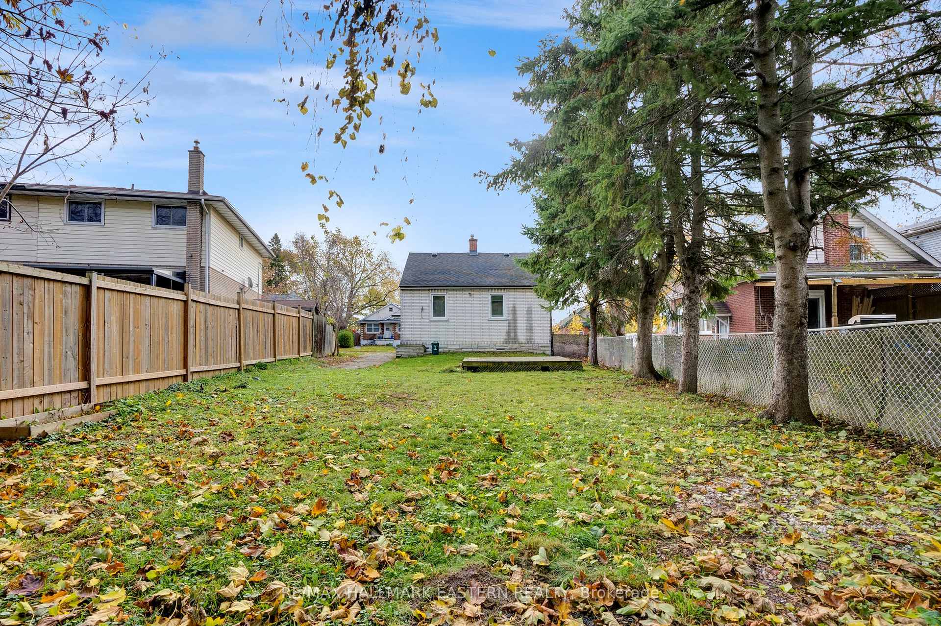 Photo 24 of 114 Thomas Street, Oshawa, Lakeview — HOMEH