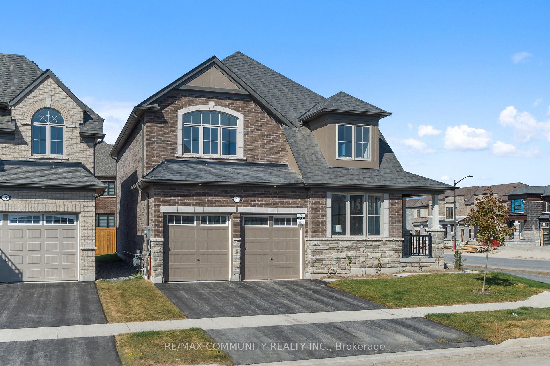 Photo 3 of 1 Olerud Drive, Whitby, Rural Whitby — HOMEH