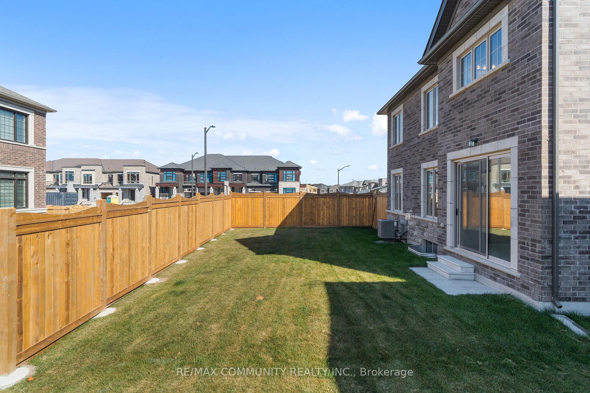 Photo 39 of 1 Olerud Drive, Whitby, Rural Whitby — HOMEH