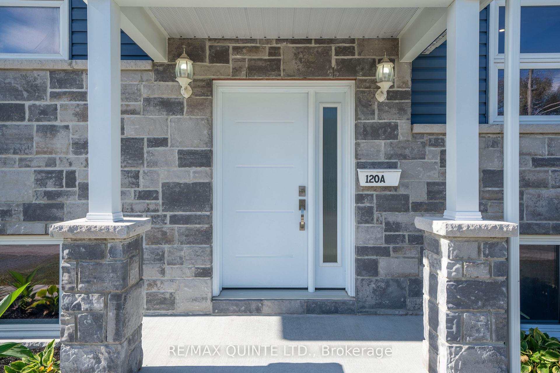 Photo 4 of 120 Stanley Street, Belleville, Belleville Ward — HOMEH