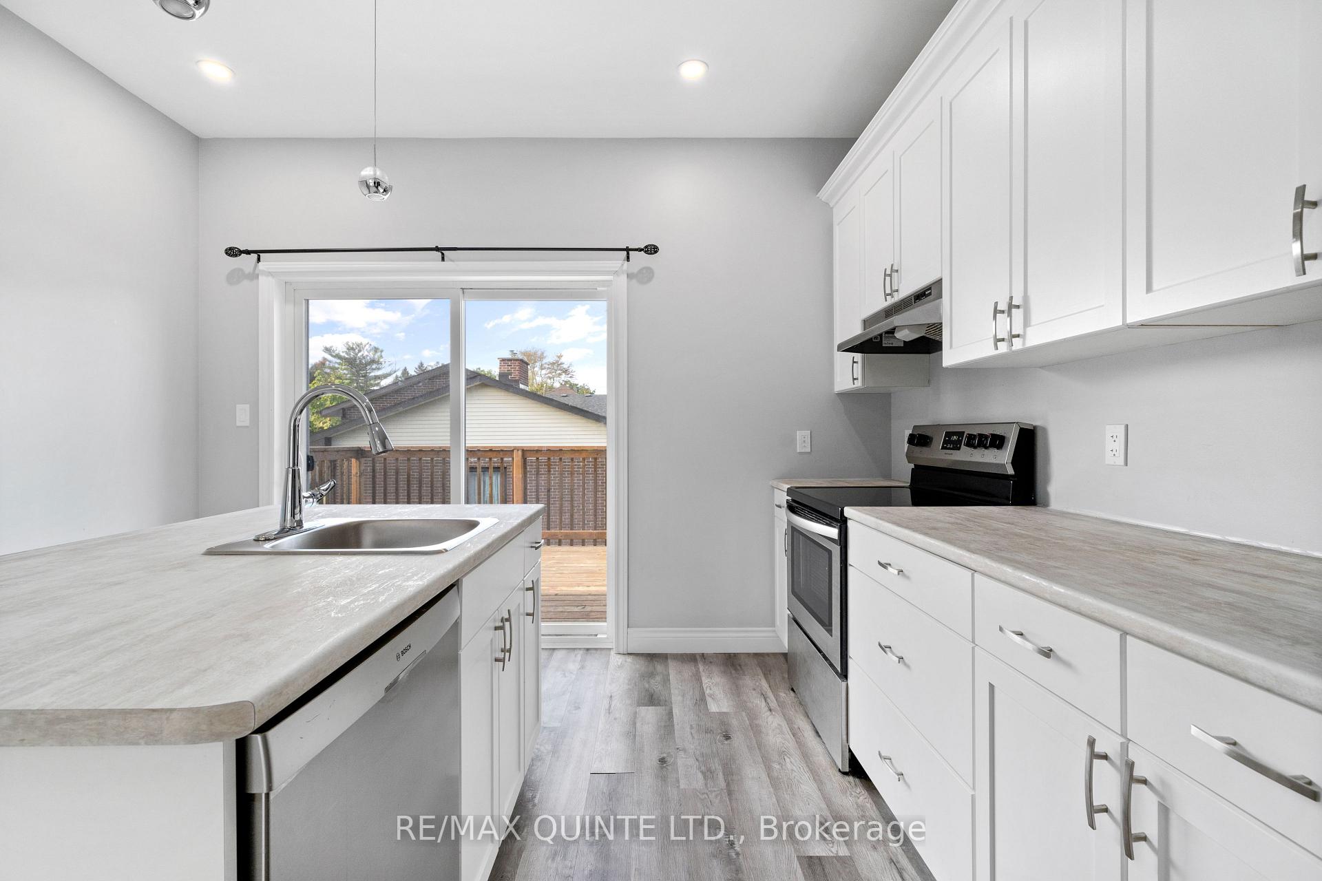 Photo 8 of 120 Stanley Street, Belleville, Belleville Ward — HOMEH