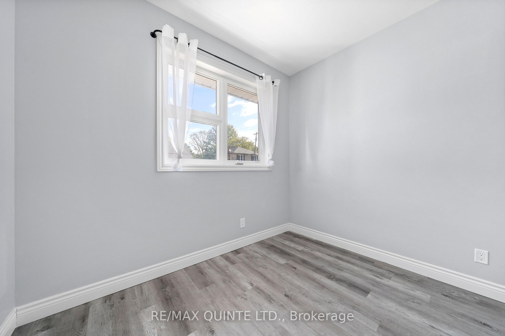 Photo 16 of 120 Stanley Street, Belleville, Belleville Ward — HOMEH