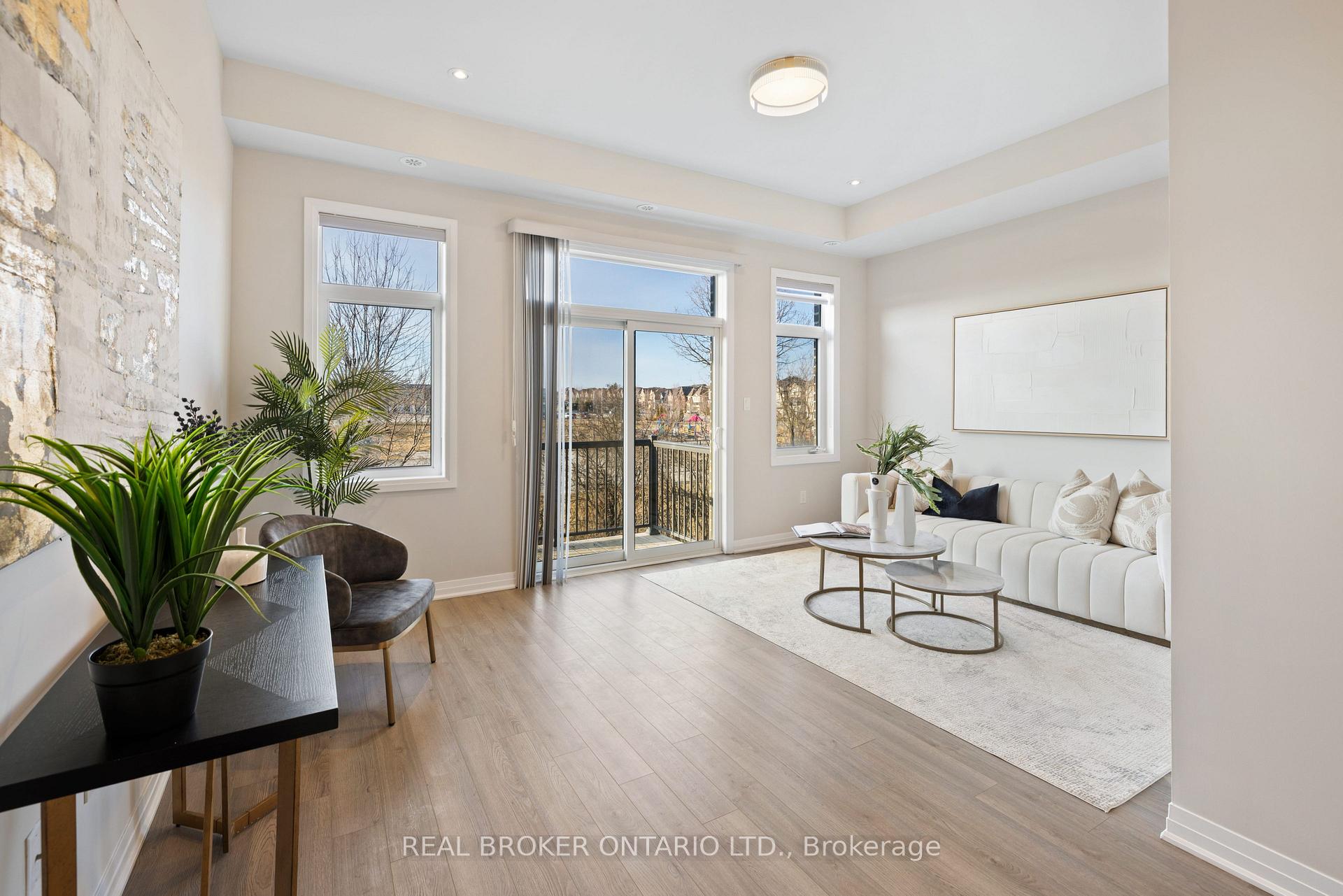Photo 11 of 46 Arianna Crescent, Vaughan, Patterson — HOMEH