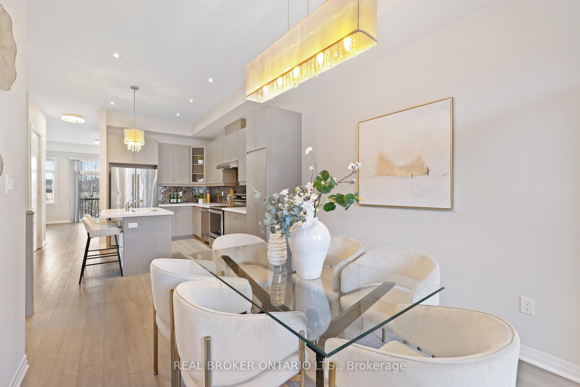 Photo 26 of 46 Arianna Crescent, Vaughan, Patterson — HOMEH