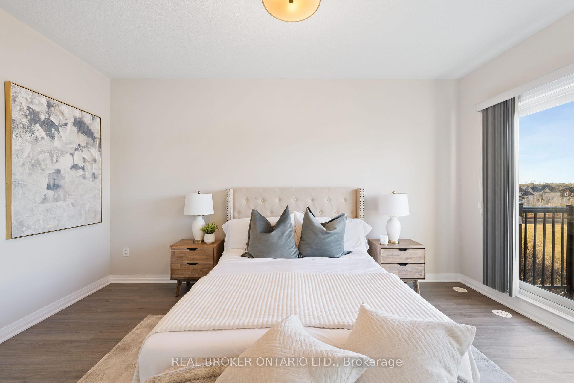 Photo 33 of 46 Arianna Crescent, Vaughan, Patterson — HOMEH