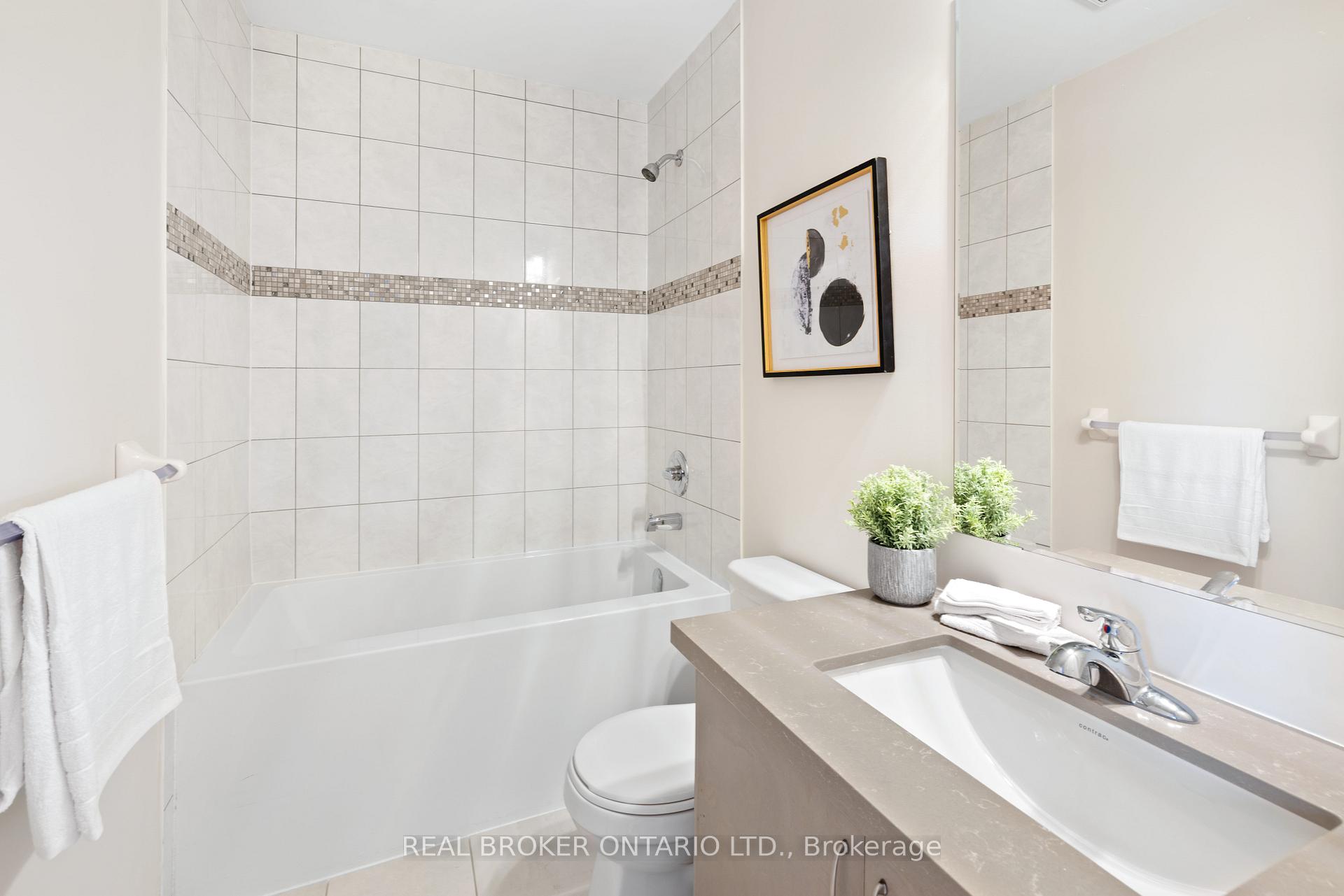 Photo 38 of 46 Arianna Crescent, Vaughan, Patterson — HOMEH