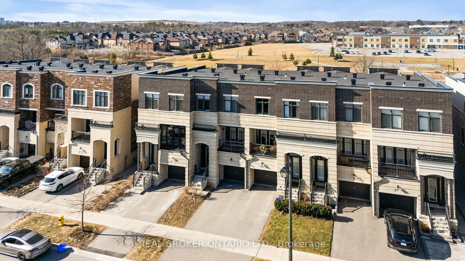 Photo 42 of 46 Arianna Crescent, Vaughan, Patterson — HOMEH