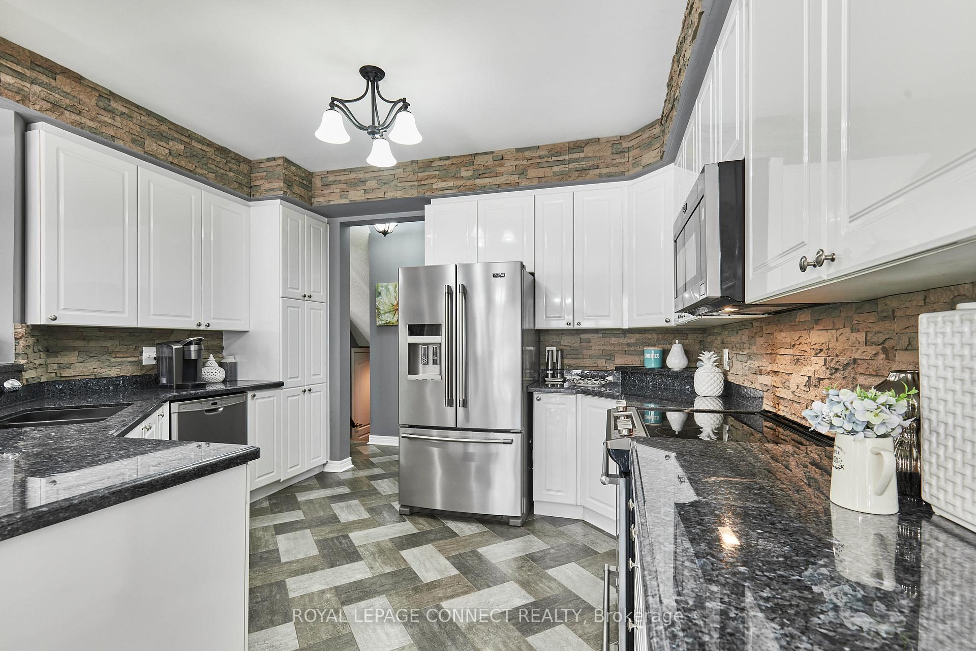 Photo 14 of 133 Vipond Road, Whitby, Brooklin — HOMEH