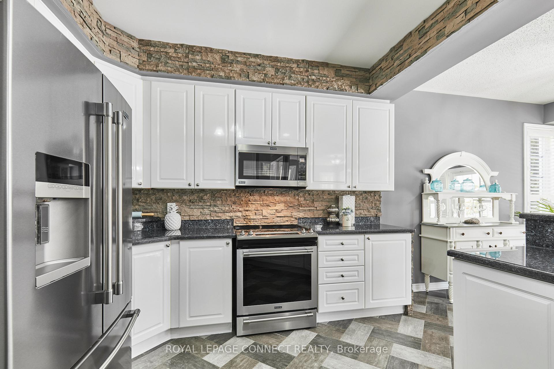 Photo 15 of 133 Vipond Road, Whitby, Brooklin — HOMEH