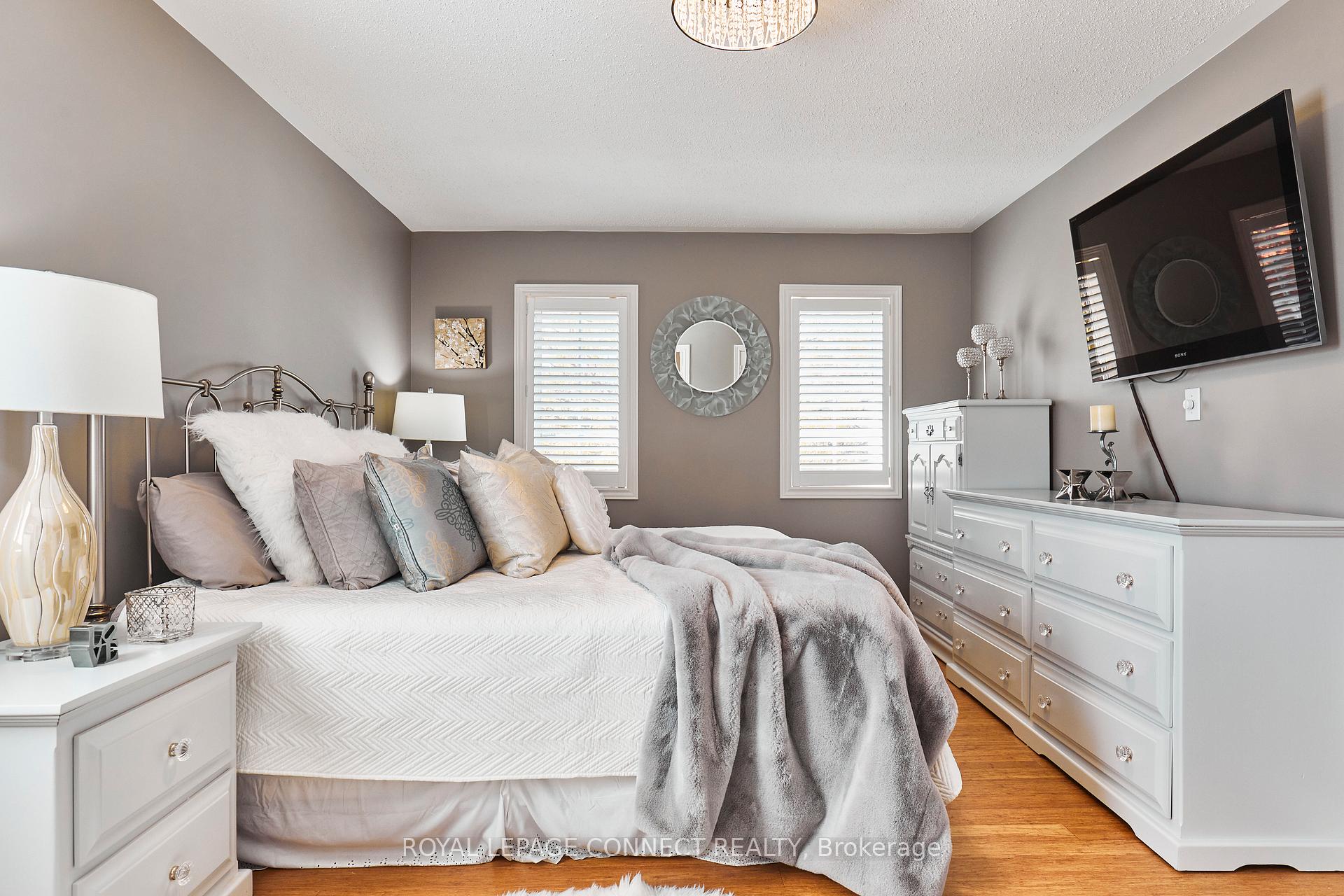 Photo 24 of 133 Vipond Road, Whitby, Brooklin — HOMEH
