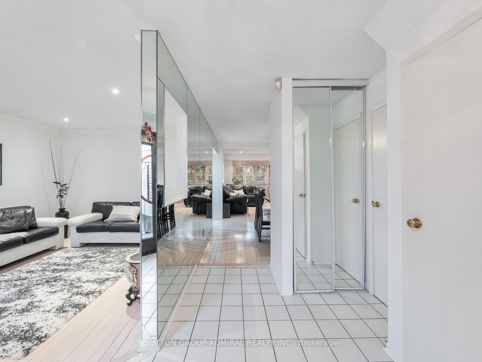 Photo 5 of 61 Ramblewood Lane, Vaughan, Brownridge — HOMEH
