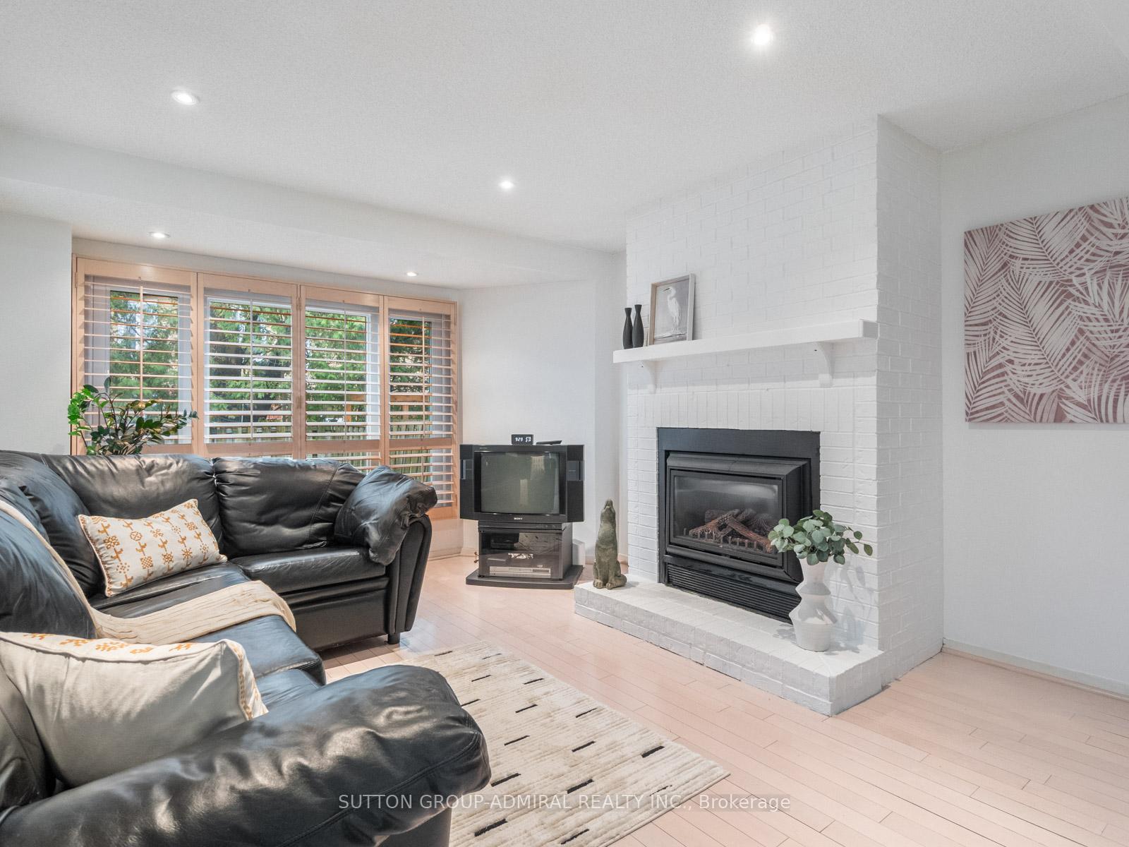 Photo 8 of 61 Ramblewood Lane, Vaughan, Brownridge — HOMEH