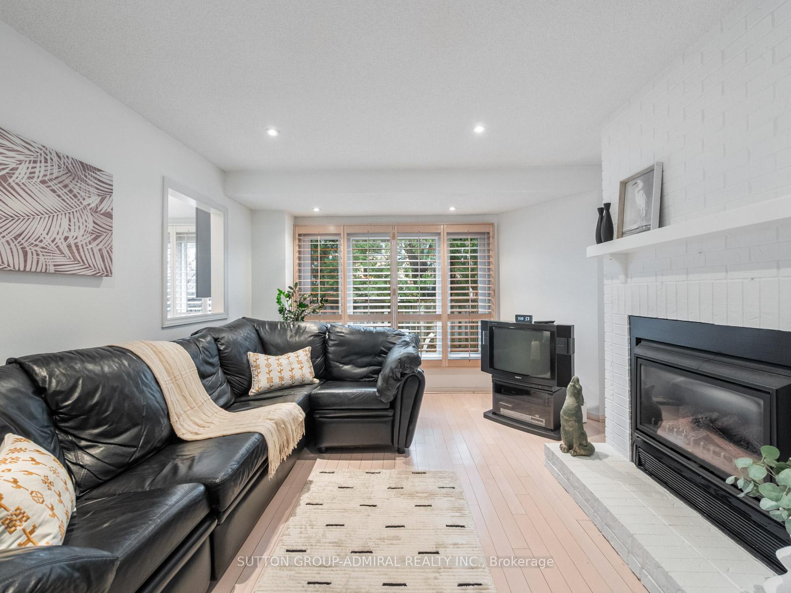 Photo 9 of 61 Ramblewood Lane, Vaughan, Brownridge — HOMEH