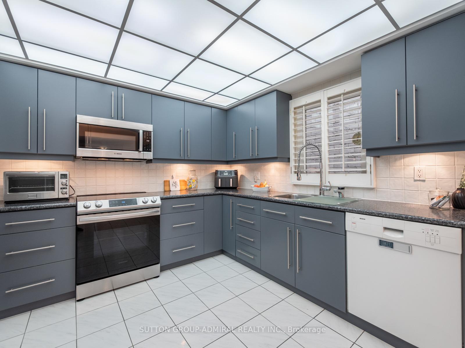 Photo 12 of 61 Ramblewood Lane, Vaughan, Brownridge — HOMEH