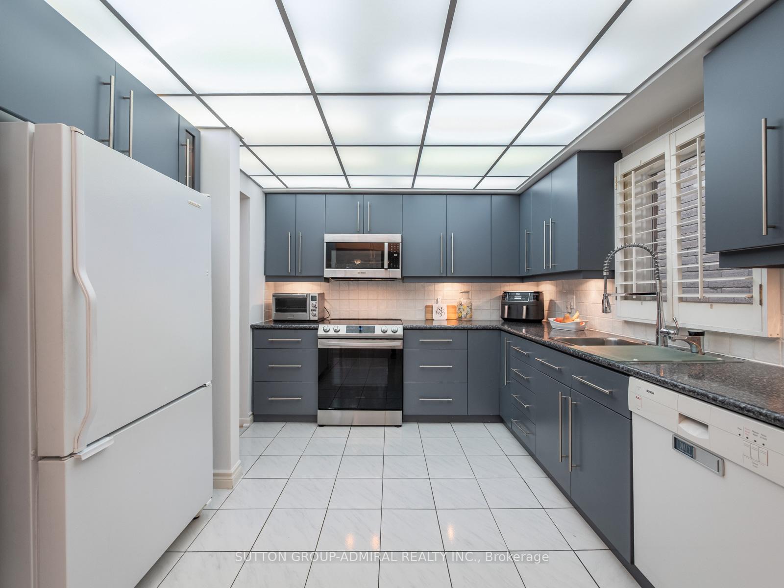 Photo 13 of 61 Ramblewood Lane, Vaughan, Brownridge — HOMEH